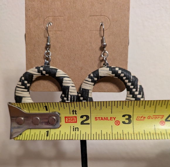🎄BOGO FREE🎄Handmade Black and Cream Woven Hoop Earrings - Picture 2 of 3